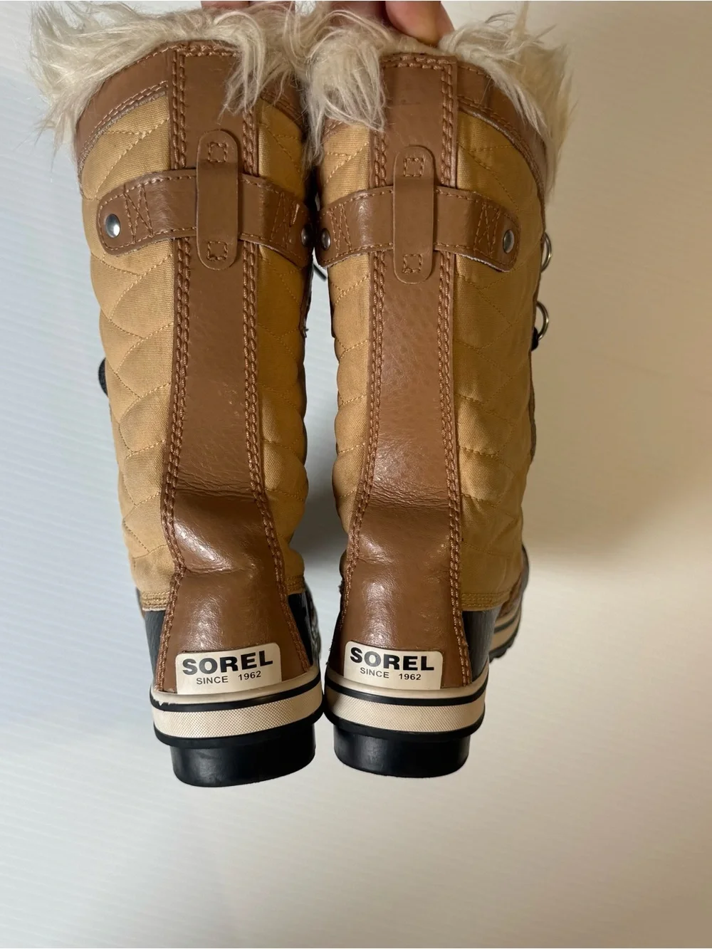 Sorel Tofino II Waterproof Faux Fur Snow Boots Tan Black Winter Women’s Size 4